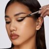 Danessa Myricks Beauty Linework Onyx ecsetes folyékony szemhéjtus fekete